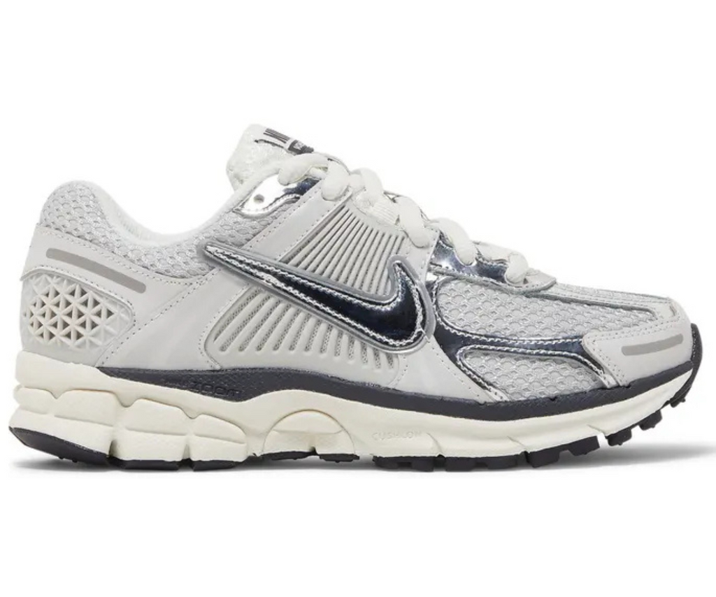 Nike Air Zoom Vomero 5 Photon Dust Metallic Silver lateral profile