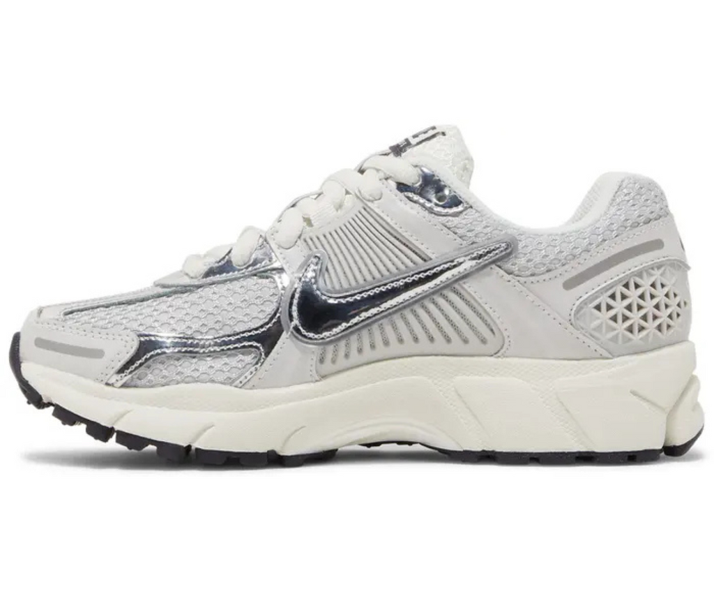 Nike Air Zoom Vomero 5 Photon Dust Metallic Silver three-quarter view